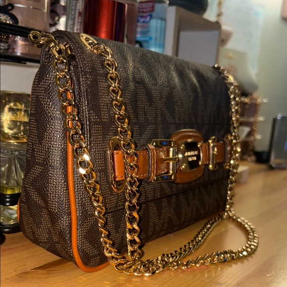 Michael Kors Hamilton Shoulder Bag - Picture 5 of 14